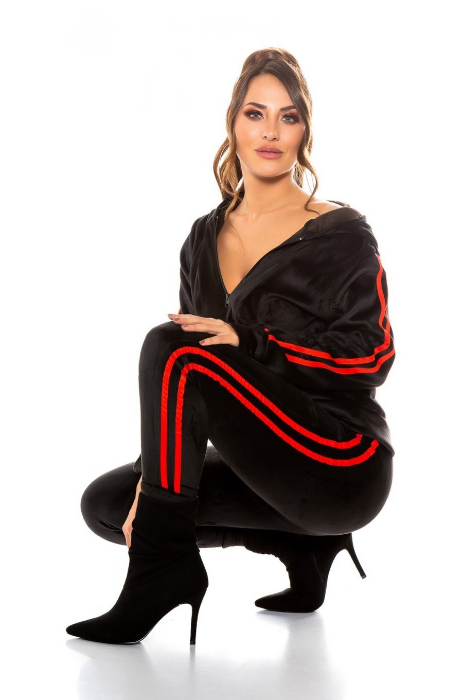 Trening dama casual catifea neagra cu dungi rosii Jasmin 2 - jojofashion.ro