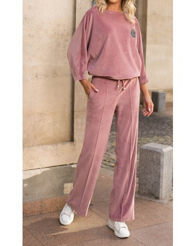 Trening dama evazat, din catifea roz pudra, cu maneca trei sferturi, Bruna - jojofashion.ro