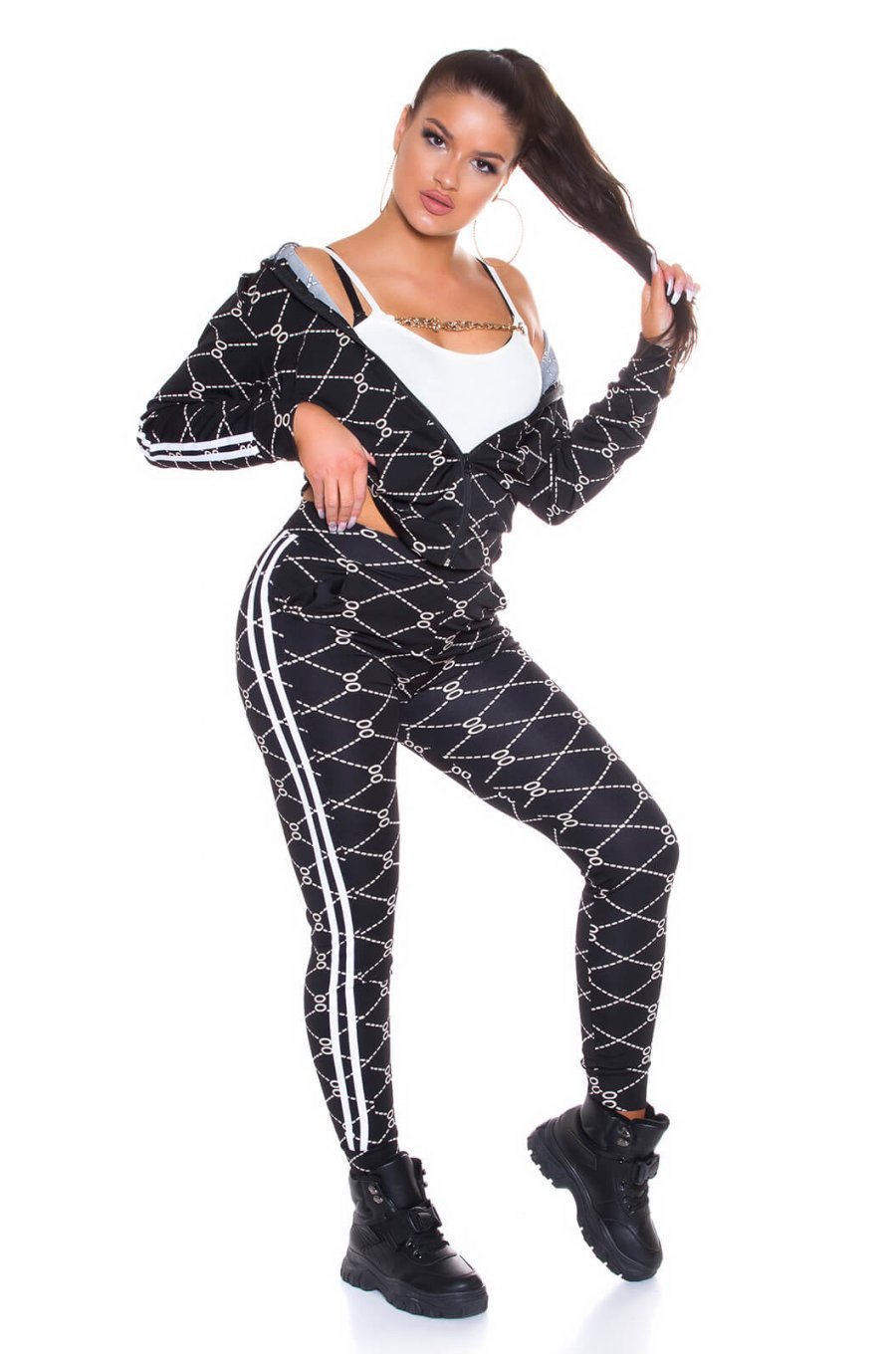 Trening dama negru cu print alb Kim Trening dama negru cu print alb Kim 2 - jojofashion.ro