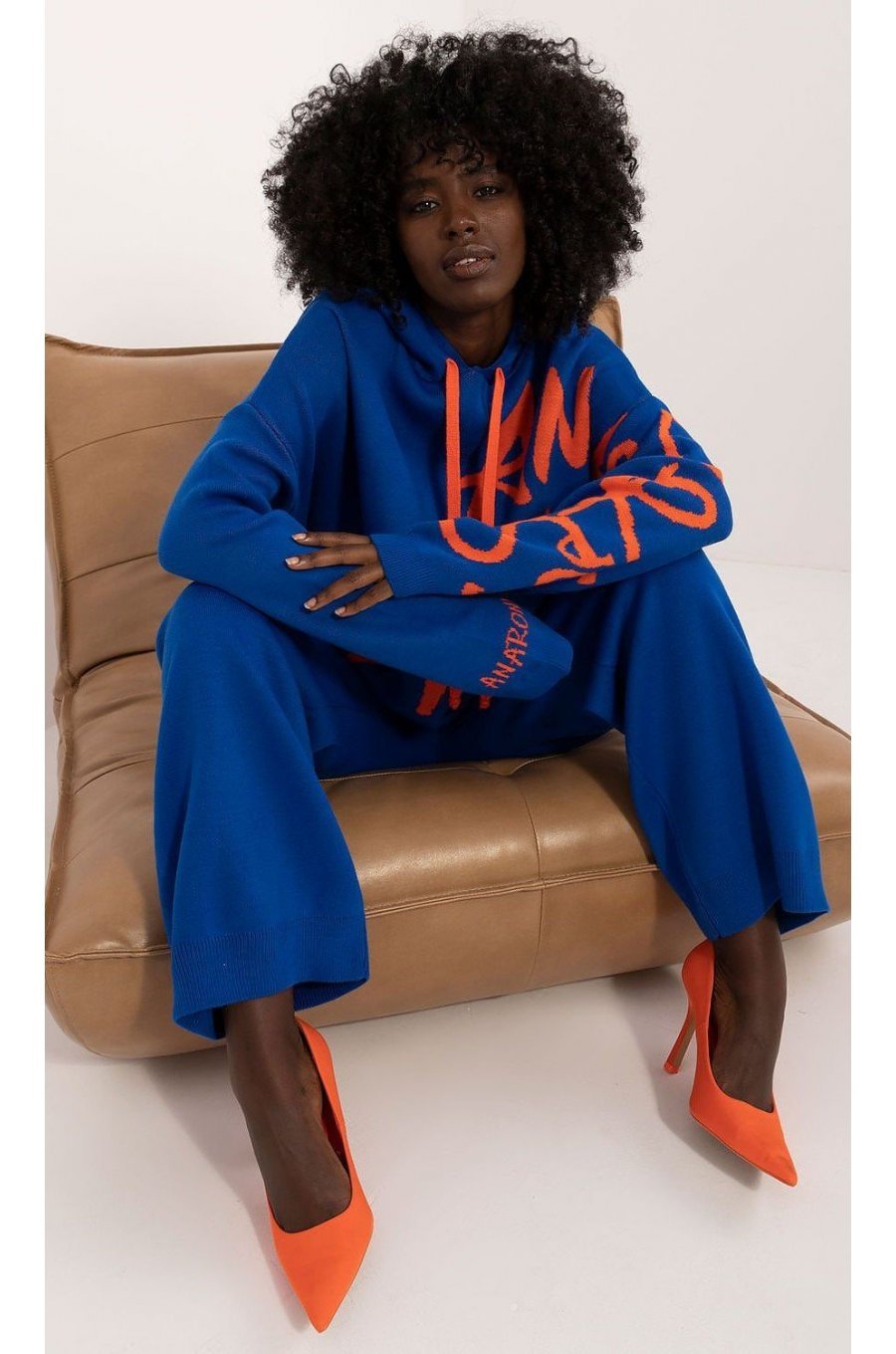 Compleu dama din acril, albastru cu scris orange, cu gluga, casual, Tonya3 3 - jojofashion.ro