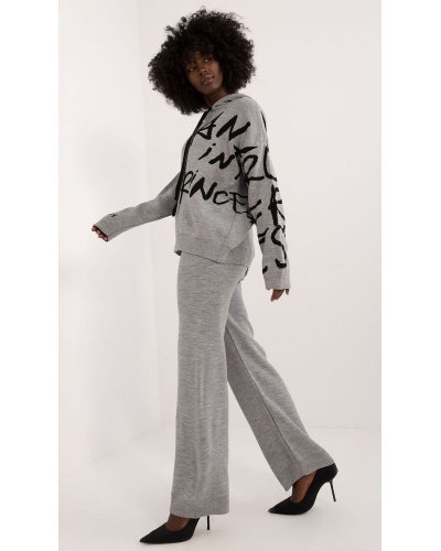 Compleu dama din acril, gri cu scris negru, cu gluga, casual, Tonya Treninguri dama, Compleu dama din acril, gri cu scris negru, cu gluga, casual, Tonya - jojofashion.ro