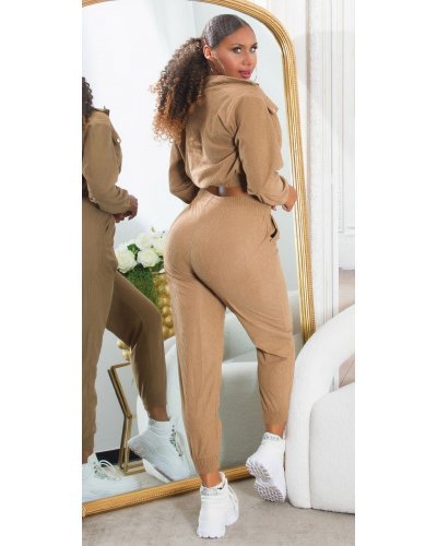 Trening dama cappuccino, cu bluza crop, buzunare si gluga, Nakamura - jojofashion.ro