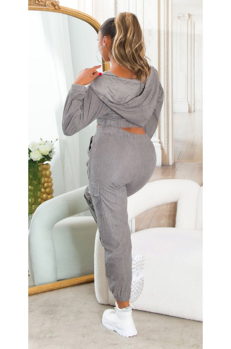 Trening dama cargo, gri, cu gluga si buzunare aplicate, Kasandra Trening dama cargo, gri, cu gluga si buzunare aplicate, Kasandra 2 - jojofashion.ro