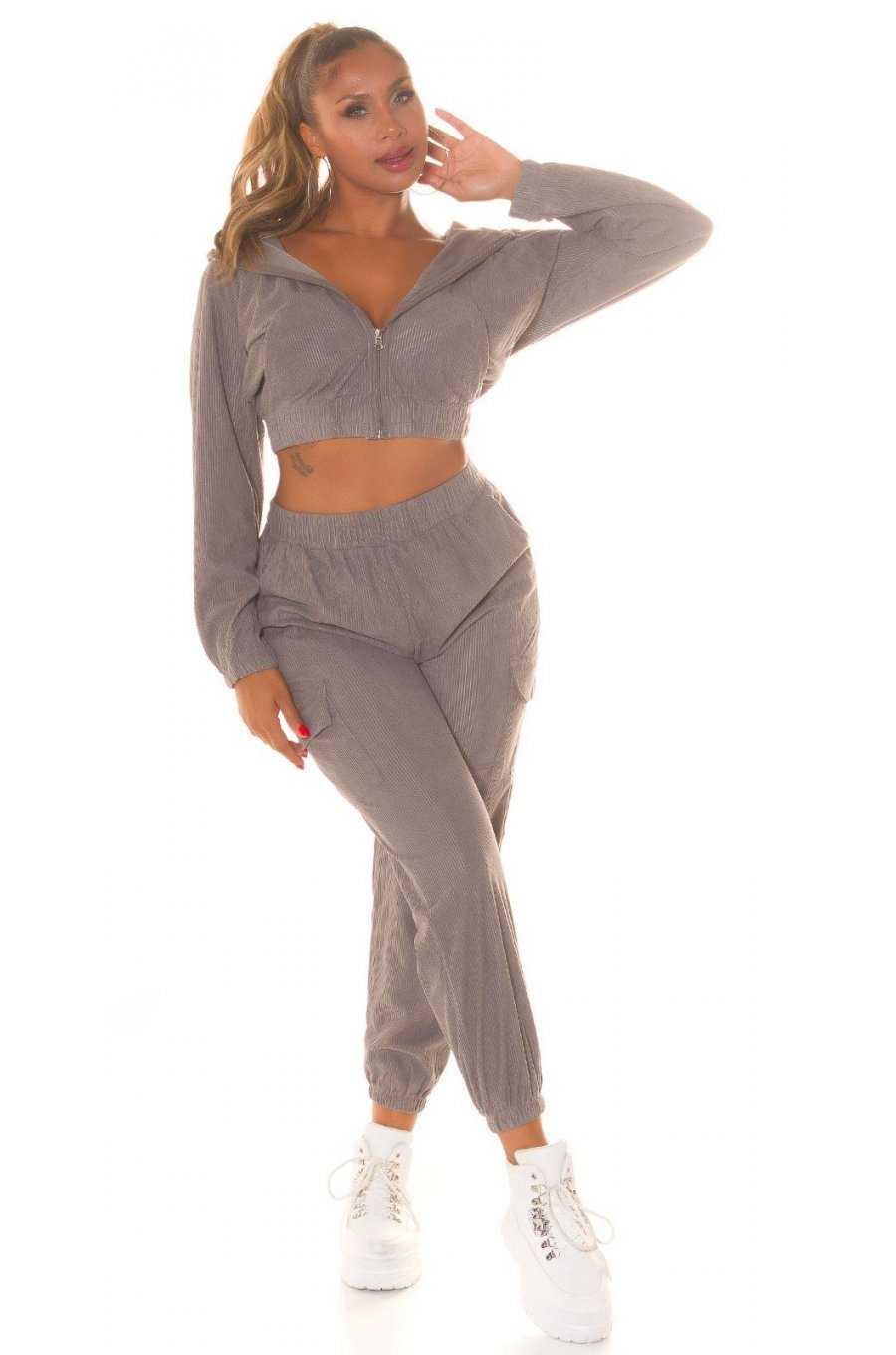 Trening dama cargo, gri, cu gluga si buzunare aplicate, Kasandra Trening dama cargo, gri, cu gluga si buzunare aplicate, Kasandra 3 - jojofashion.ro