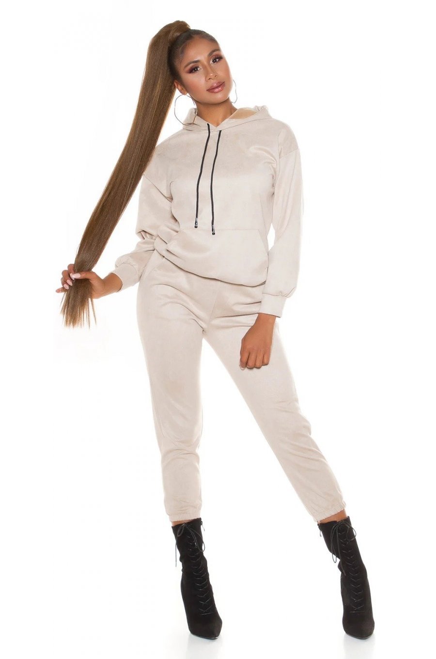 Trening dama casual, catifea, bej, cu gluga Skya Trening dama casual, catifea, bej, cu gluga Skya 1 - jojofashion.ro