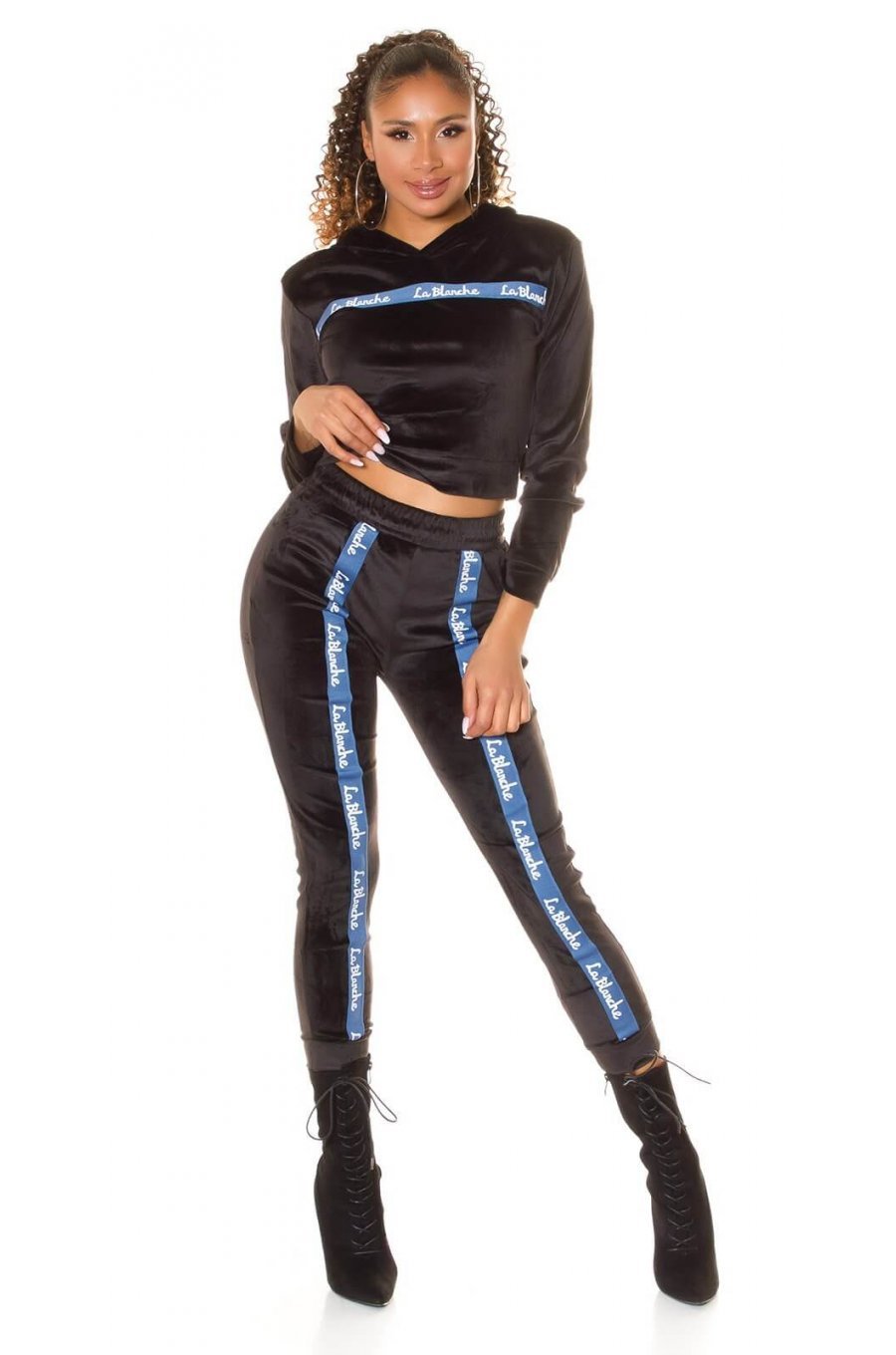 Trening dama casual, catifea, negru cu dungi bleu Sonja Trening dama casual, catifea, negru cu dungi bleu Sonja 2 - jojofashion.ro