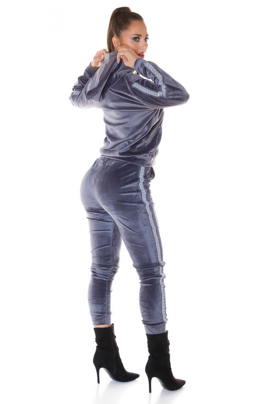 Trening dama catifea gri cu gluga Firuze Trening dama catifea gri cu gluga Firuze 3 - jojofashion.ro