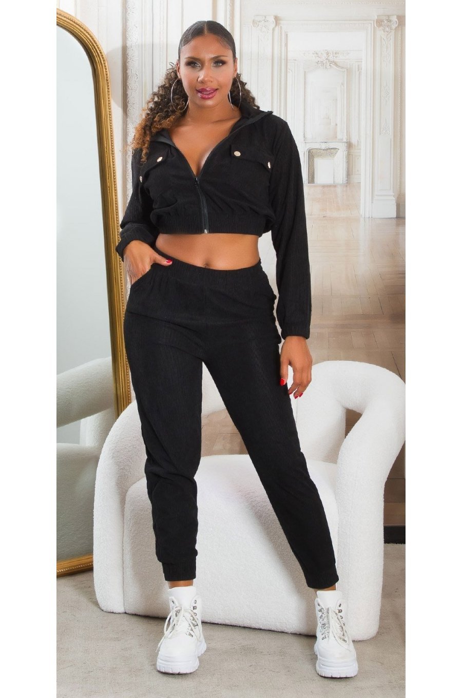 Trening dama negru, cu bluza crop, buzunare si gluga, Nakamura Trening dama negru, cu bluza crop, buzunare si gluga, Nakamura 1 - jojofashion.ro