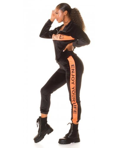 Trening dama casual, din catifea, negru cu print orange Dalys Treninguri dama, Trening dama casual, din catifea, negru cu print orange Dalys - jojofashion.ro