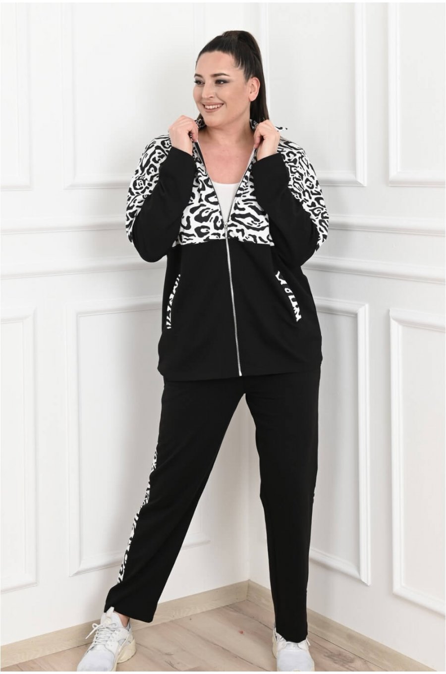 Trening dama XXL sport, negru cu print animal zebra Ninetta 1 - jojofashion.ro