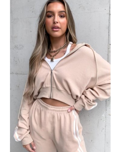 Trening dama sport, bej cu dungi albe Caroline Treninguri dama, Trening dama sport, bej cu dungi albe Caroline - jojofashion.ro