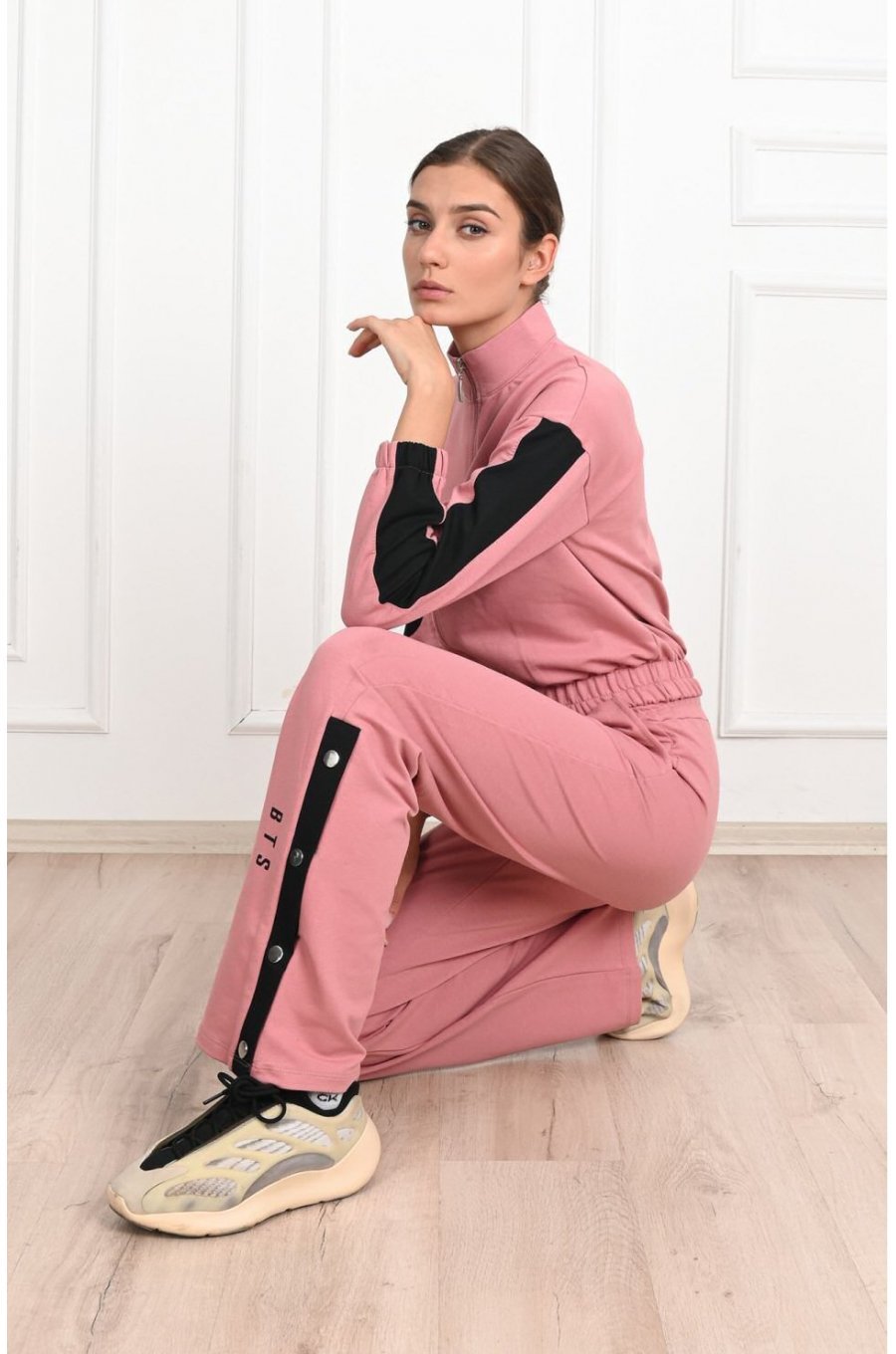 Trening dama sport, bumbac roz pudrat, cu capse functionale, Vallery 1 - jojofashion.ro