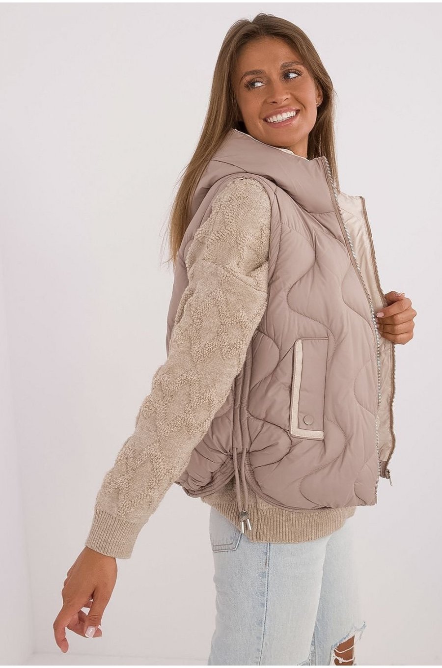 Vesta dama bej MBM, matlasata, cu puf si gluga, Ruky2 Vesta dama bej MBM, matlasata, cu puf si gluga, Ruky2 2 - jojofashion.ro