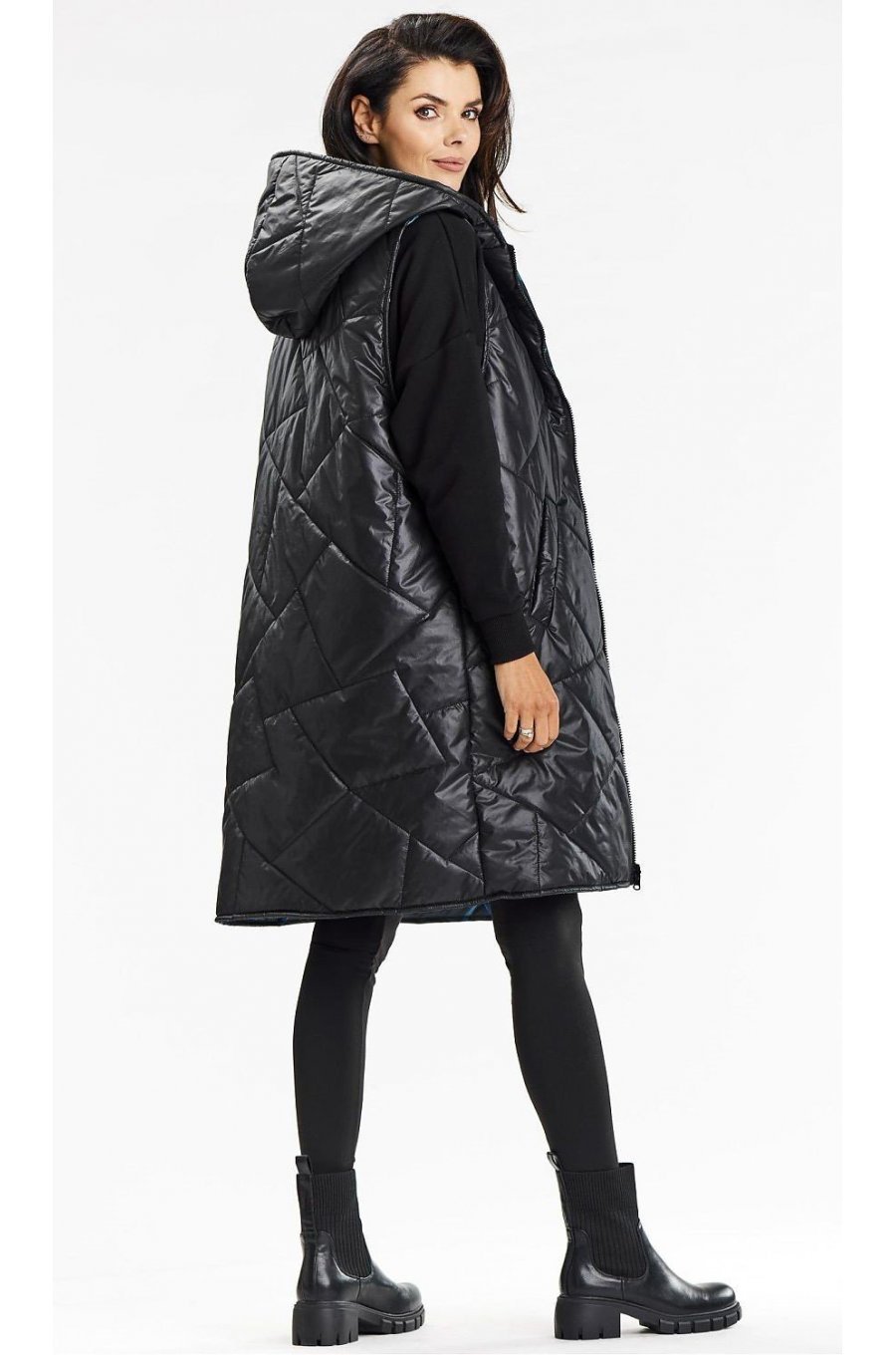 Vesta dama lunga, cu doua fete, neagra, cu gluga, Nehir1 Vesta dama lunga, cu doua fete, neagra, cu gluga, Nehir1 3 - jojofashion.ro