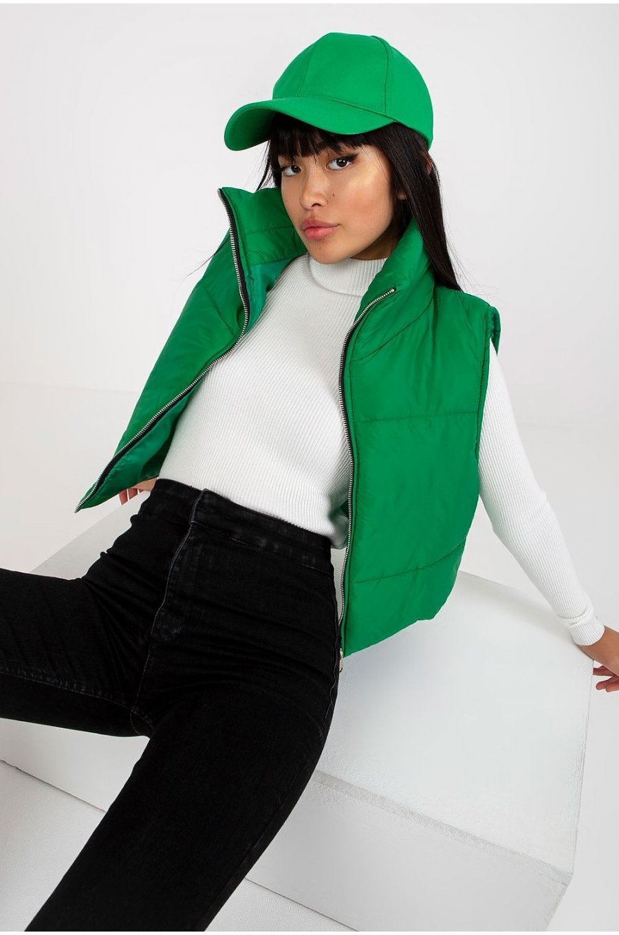 Vesta dama matlasata scurta, verde, cu guler inalt, Sindee Vesta dama matlasata scurta, verde, cu guler inalt, Sindee 2 - jojofashion.ro