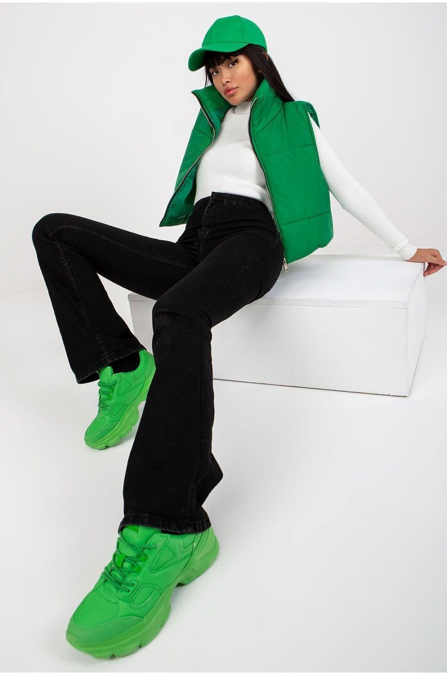 Vesta dama matlasata scurta, verde, cu guler inalt, Sindee Vesta dama matlasata scurta, verde, cu guler inalt, Sindee 3 - jojofashion.ro