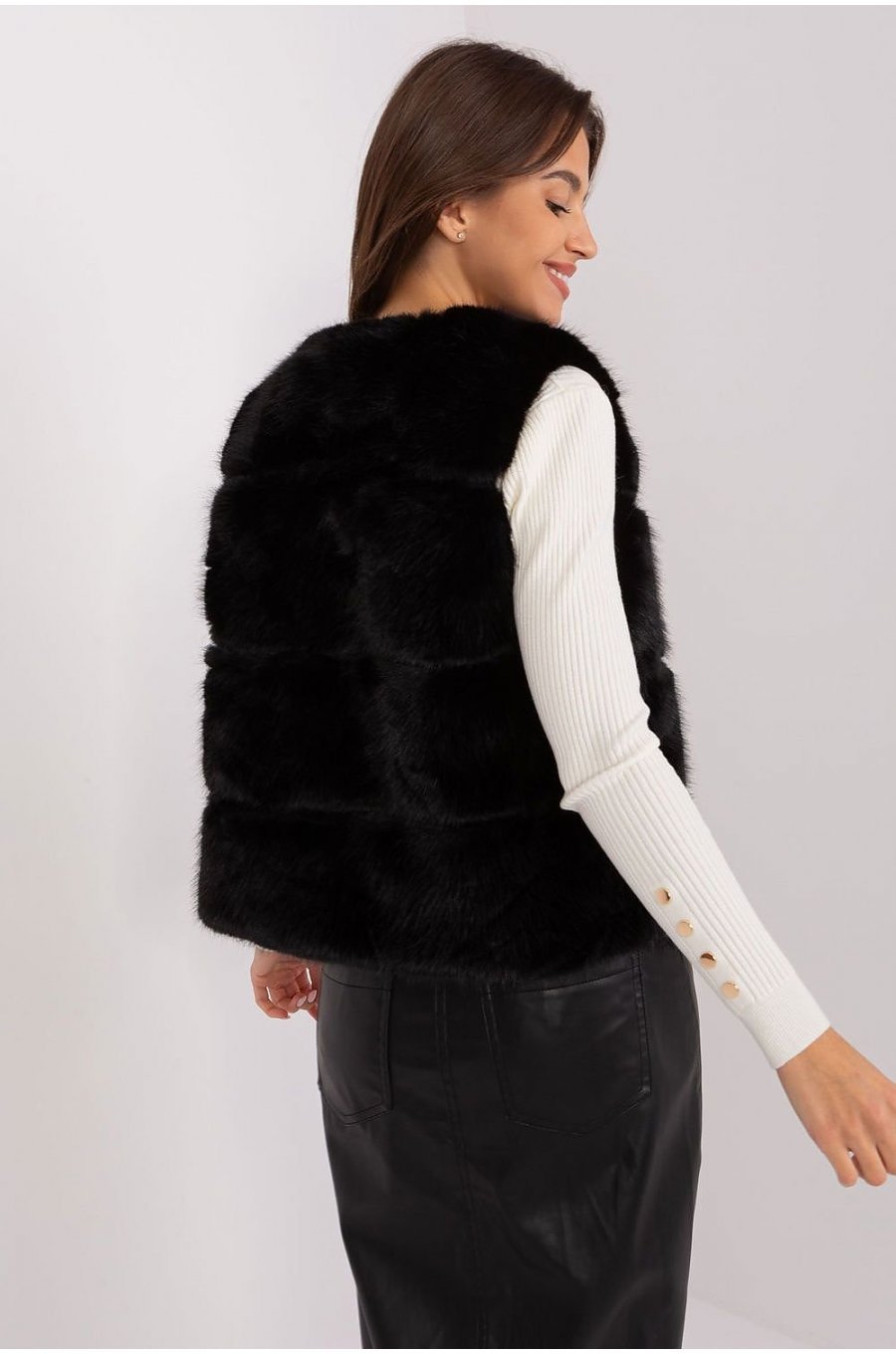 Vesta dama midi, din blana eco, neagra, asimetrica, Odette Vesta dama midi, din blana eco, neagra, asimetrica, Odette 3 - jojofashion.ro