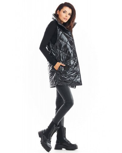 Vesta dama midi matlasata, neagra, lucioasa, cu guler inalt, Gwen Vesta dama midi matlasata, neagra, lucioasa, cu guler inalt, Gwen - jojofashion.ro