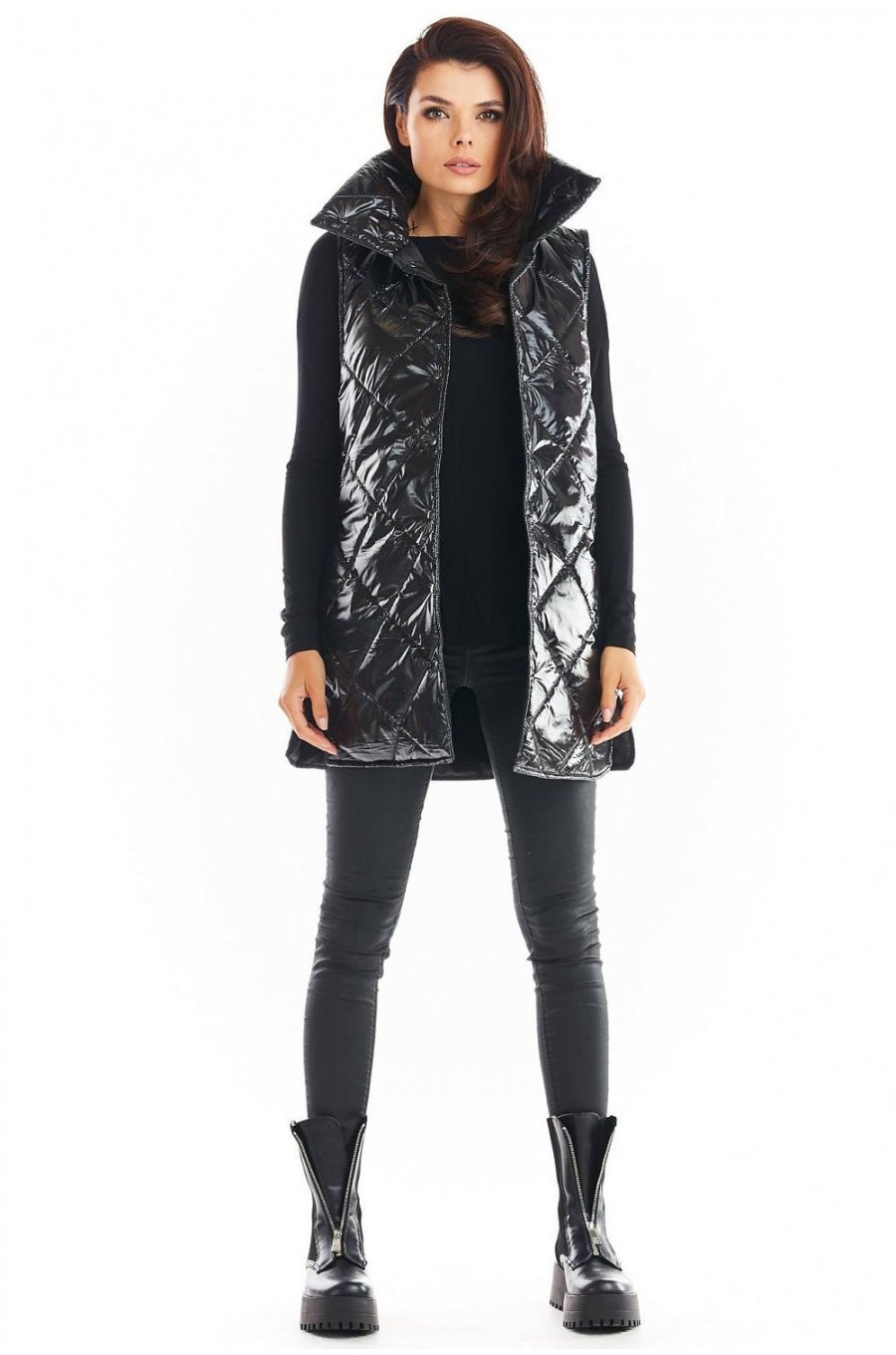 Vesta dama midi matlasata, neagra, lucioasa, cu guler inalt, Gwen Vesta dama midi matlasata, neagra, lucioasa, cu guler inalt, Gwen 3 - jojofashion.ro