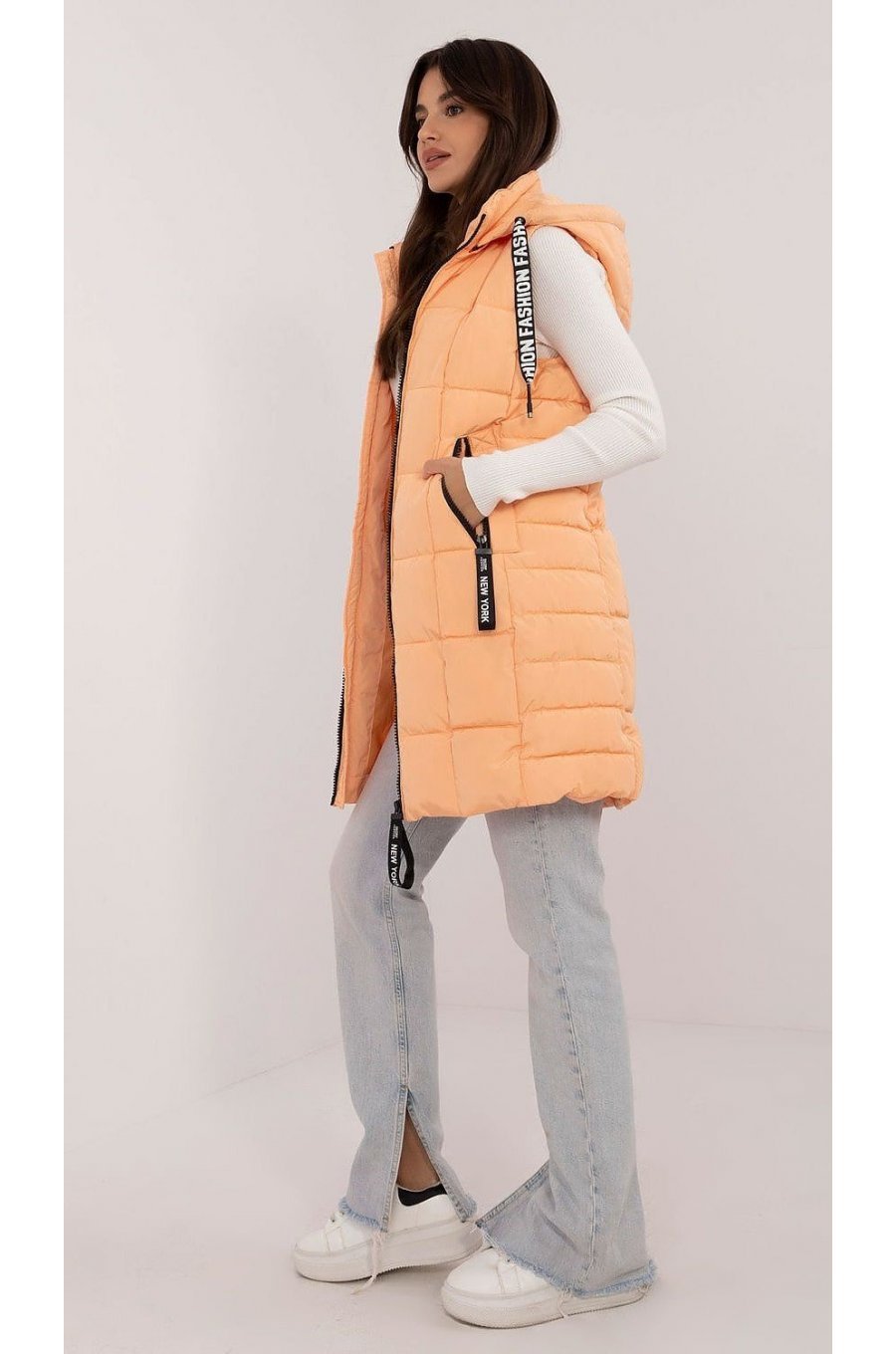 Vesta dama orange matlasata, midi, cu gluga, Shania1 Vesta dama orange matlasata, midi, cu gluga, Shania1 4 - jojofashion.ro