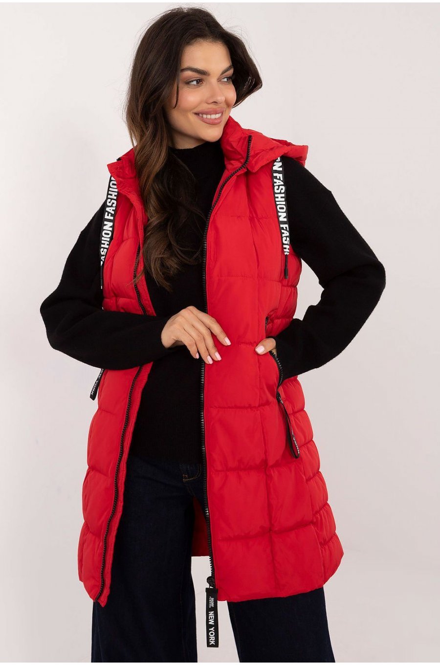 Vesta dama rosie matlasata, midi, cu gluga, Shania3 Vesta dama rosie matlasata, midi, cu gluga, Shania3 1 - jojofashion.ro