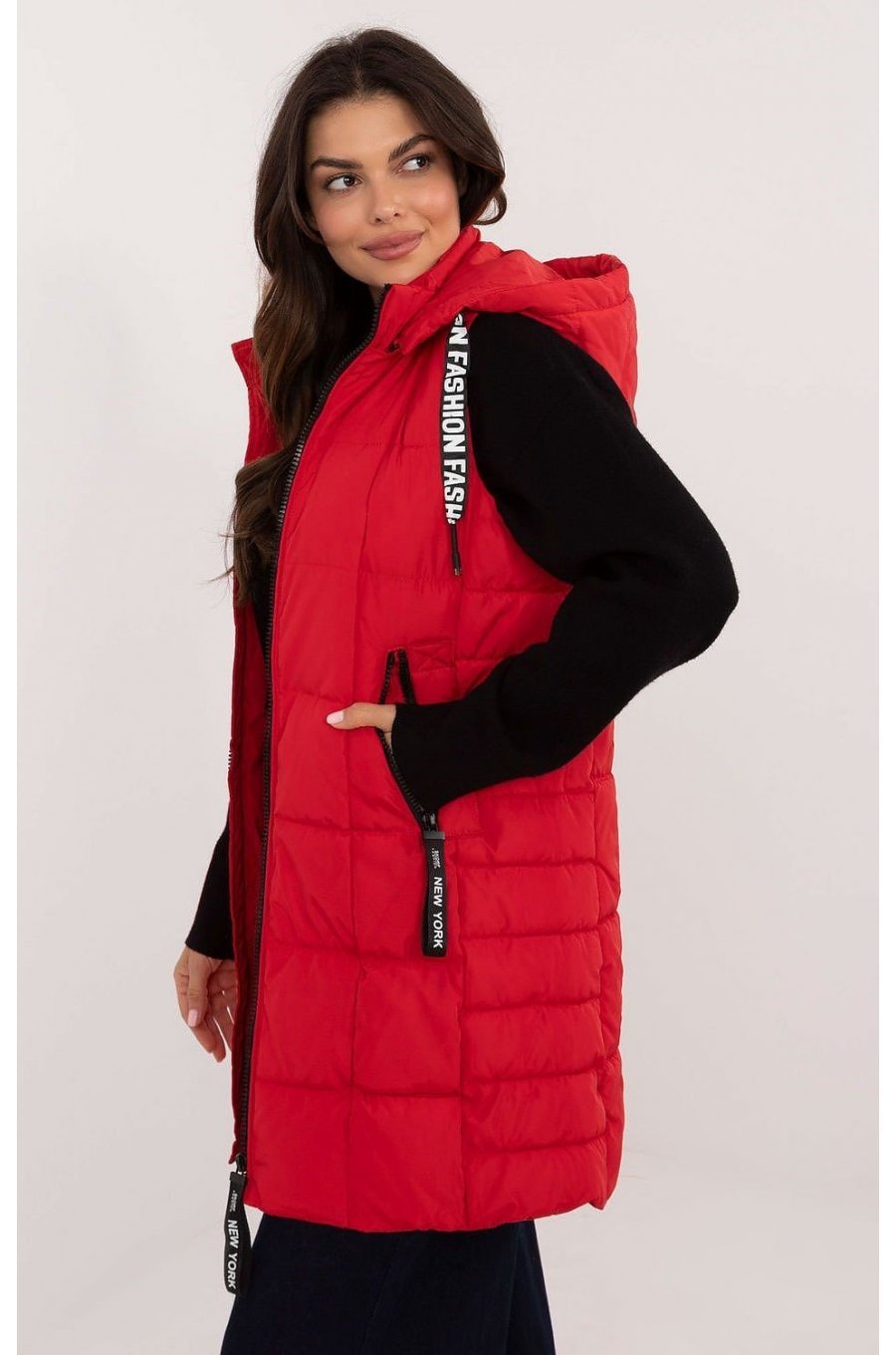 Vesta dama rosie matlasata, midi, cu gluga, Shania3 Vesta dama rosie matlasata, midi, cu gluga, Shania3 2 - jojofashion.ro
