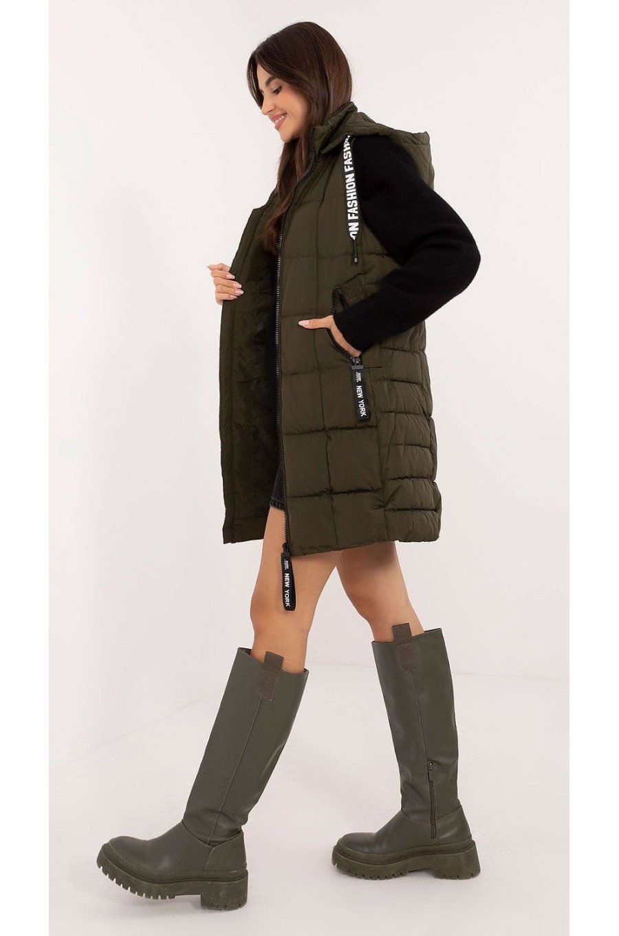 Vesta dama kaki matlasata, midi, cu gluga, Shania4 Vesta dama kaki matlasata, midi, cu gluga, Shania4 2 - jojofashion.ro