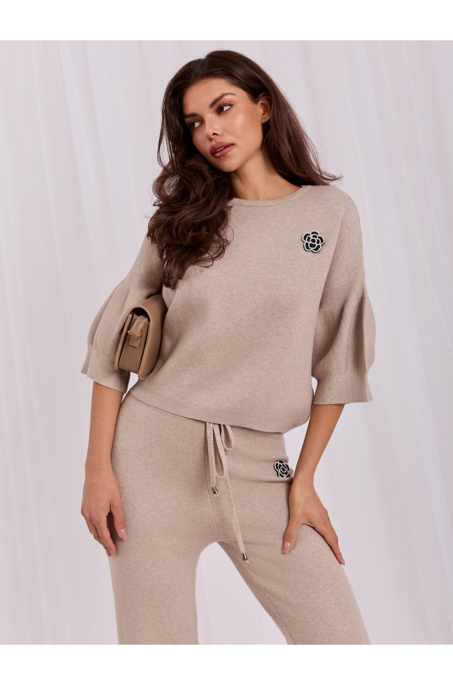 Compleu dama tricotat din vascoza bej Camelly 3 - jojofashion.ro