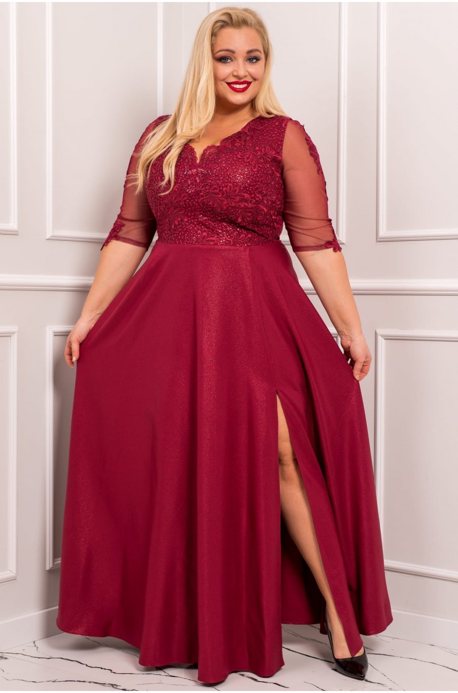 Rochie lunga XXL din dantela si brocard burgundy Adalyze Rochie lunga XXL din dantela si brocard burgundy Adalyze 1 - jojofashion.ro