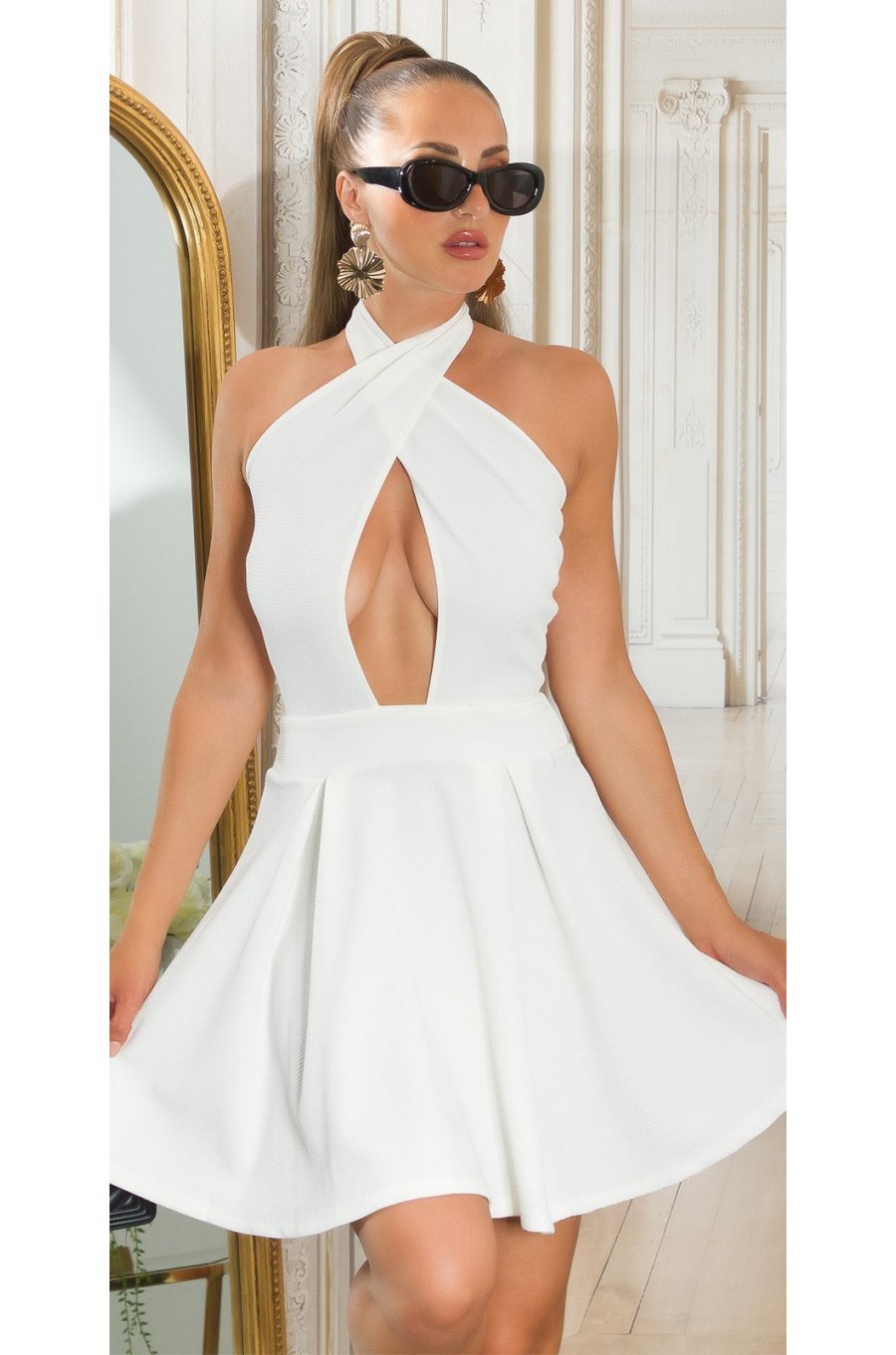 Rochie babydoll scurta alba cu umerii goi Durra Rochie babydoll scurta alba cu umerii goi Durra 1 - jojofashion.ro