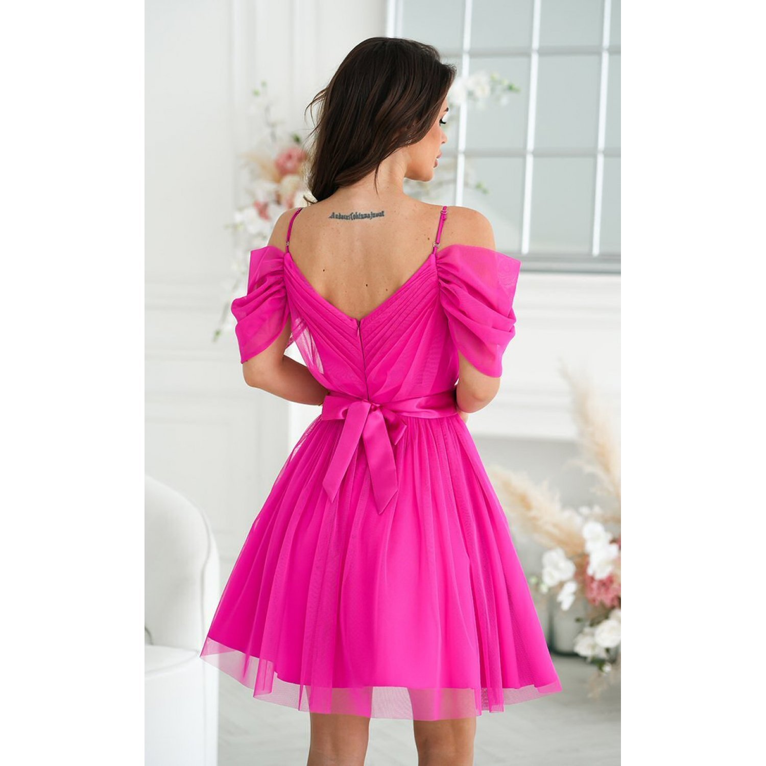 Rochie babydoll scurta roz fucsia din tulle cu umeri goi Cayenne ...