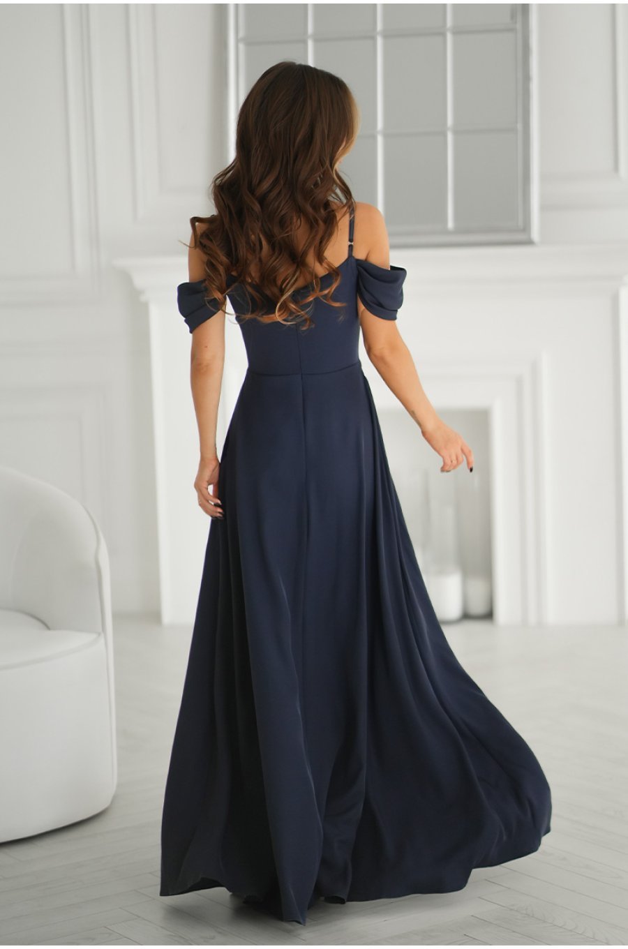 Rochie de ocazie lunga bleumarin navy cu umerii goi vaporoasa Katiya 2 - jojofashion.ro