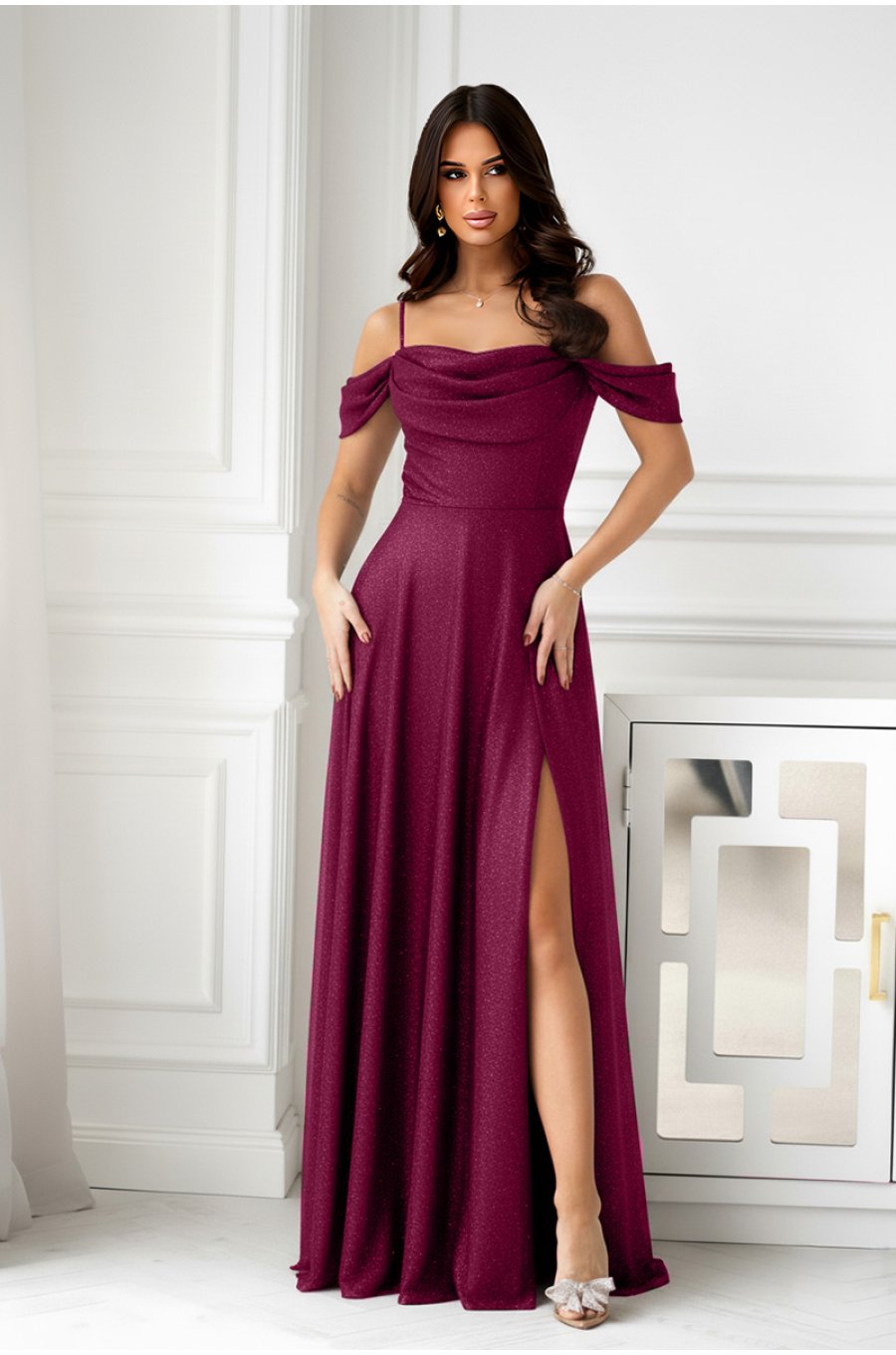 Rochie eleganta lunga glitter burgundy cu umerii goi vaporoasa Delight 1 - jojofashion.ro