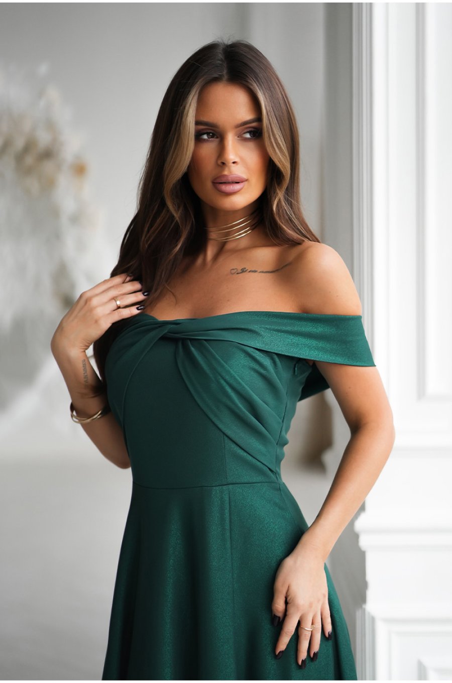 Rochie eleganta lunga glitter verde cu umerii goi Moonlit 3 - jojofashion.ro