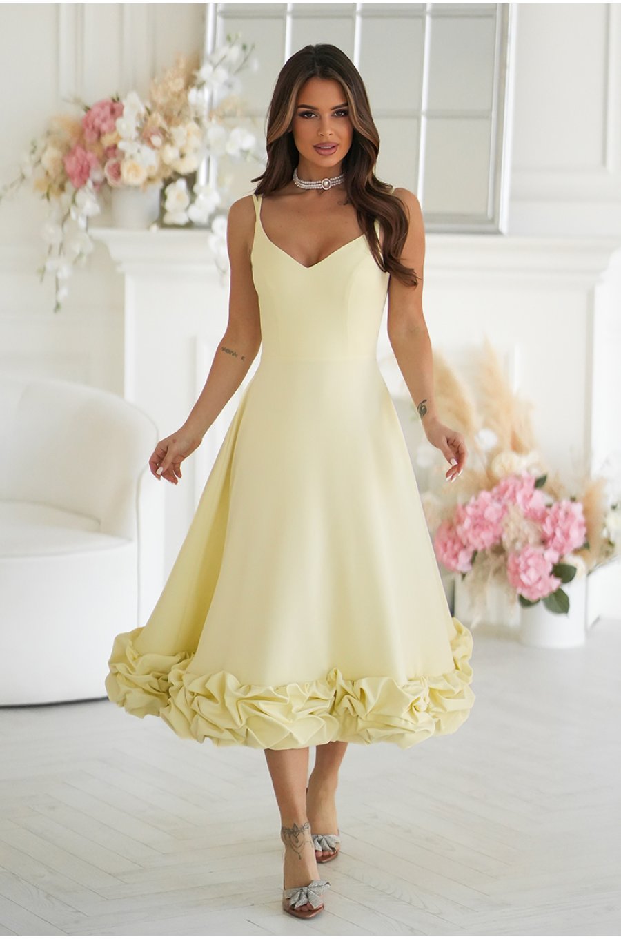 Rochie galbena eleganta midi cu volan tridimensional Jasmina 4 - jojofashion.ro