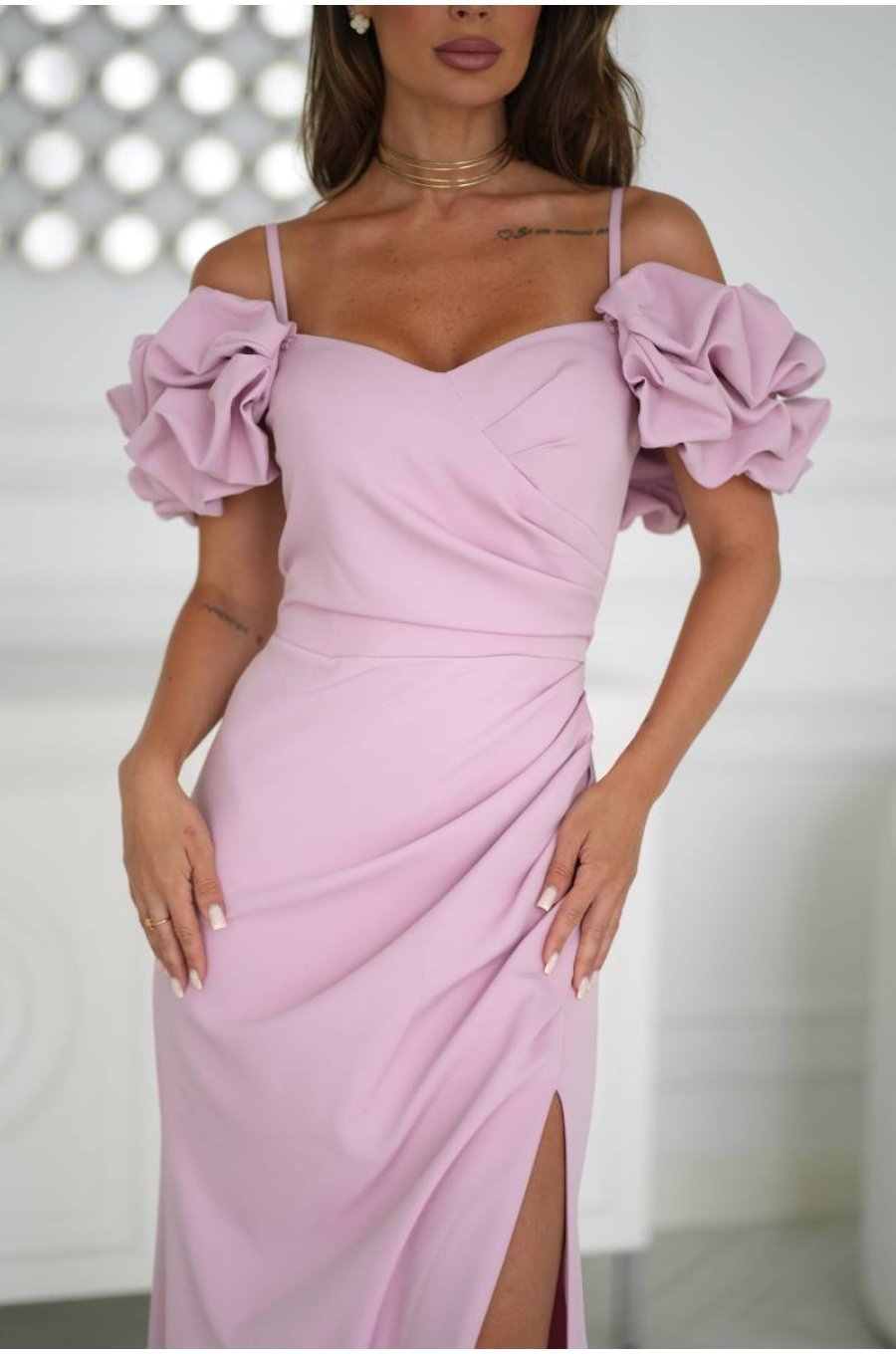 Rochie lunga roz pudra cu umerii goi si maneca 3D in stil spaniol Senorita 3 - jojofashion.ro