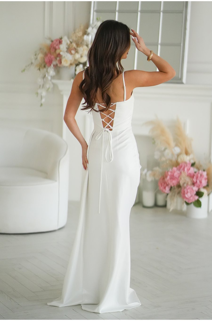 Rochie cununie civila alba lunga cu glitter mulata cu umeri goi Luxurious 2 - jojofashion.ro