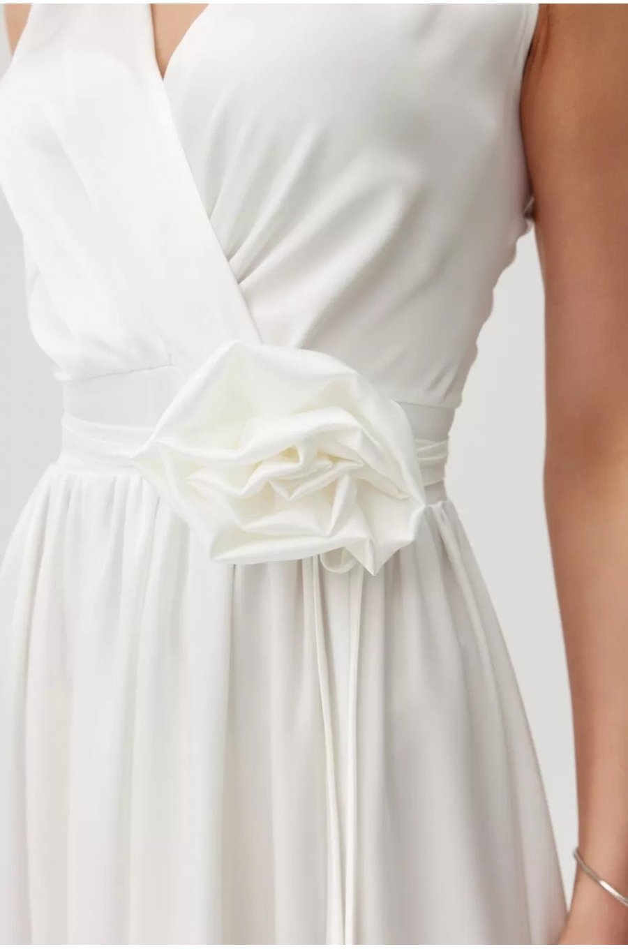 Rochie cununie civila lunga, din satin, alba, cu floare in talie, PalomaR 4 - jojofashion.ro