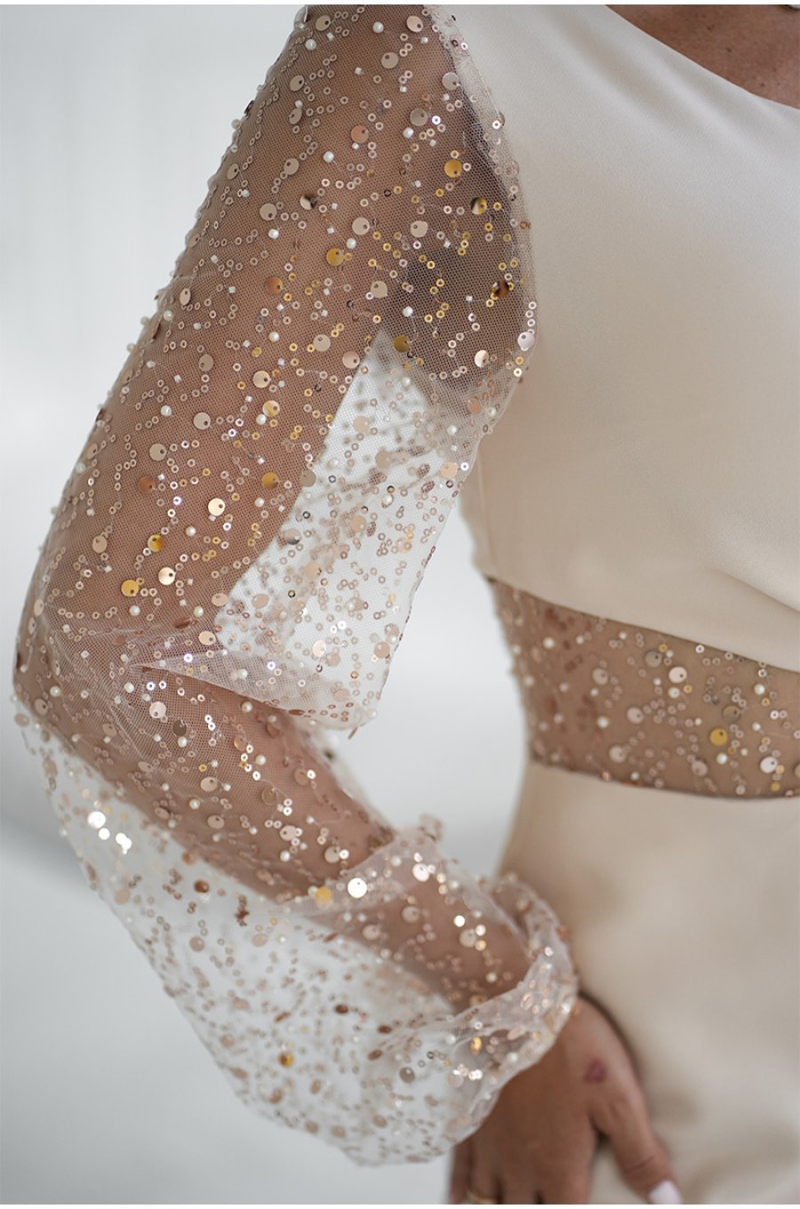 Rochie cununie civila scurta bej cu maneca lunga din paiete si un umar gol Seduction 4 - jojofashion.ro