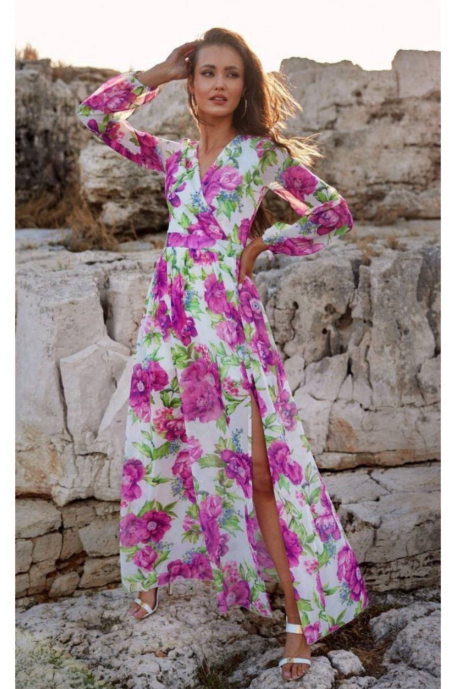 Rochie de vara lunga din voal alba cu flori mari roz vaporoasa cu maneca lunga Anamaria 1 - jojofashion.ro
