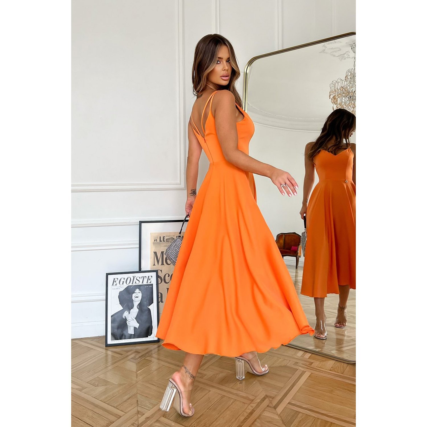 Rochie midi orange cu umerii goi vaporoasa Fabiola - JojoFashion.ro