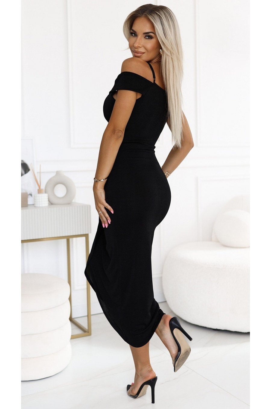 Rochie midi neagra mulata cu umerii goi CallieN Rochie midi neagra mulata cu umerii goi CallieN 2 - jojofashion.ro