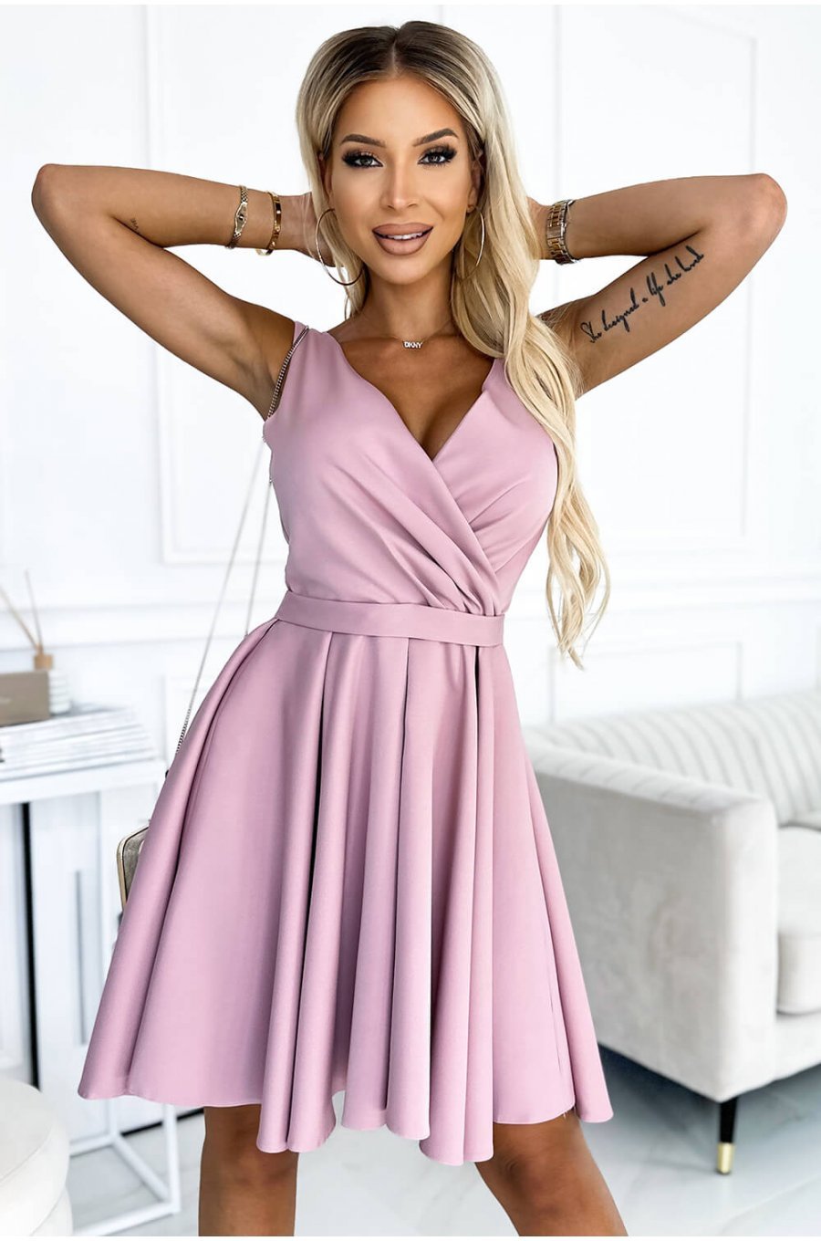Rochie scurta roz pudra in clos petrecuta Dorothy 3 - jojofashion.ro