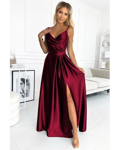 Rochie lunga din satin burgundy crapata pe picior Scarlett Rochii satin, Rochie lunga din satin burgundy crapata pe picior Scarlett - jojofashion.ro