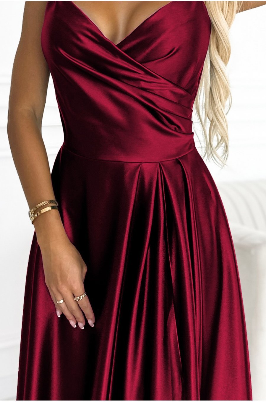 Rochie lunga din satin burgundy crapata pe picior Scarlett 6 - jojofashion.ro