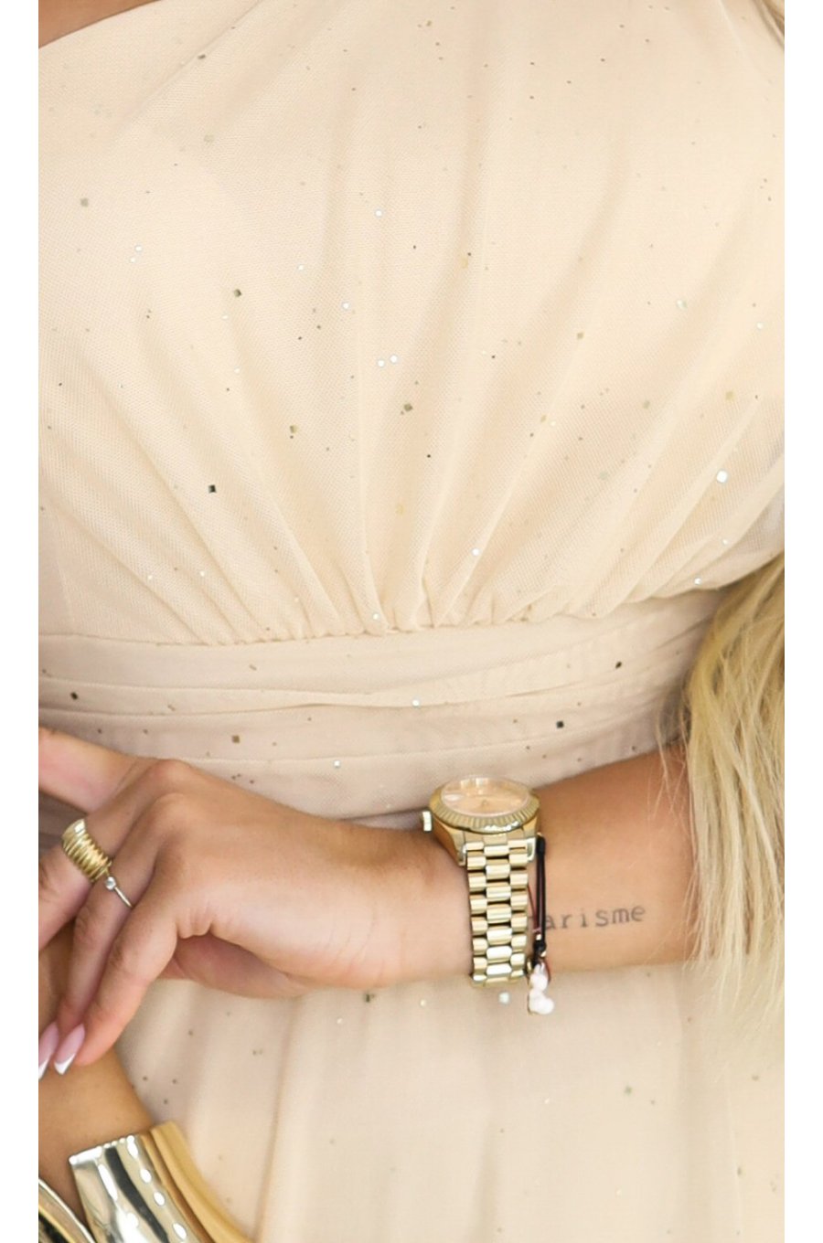 Rochie eleganta lunga cu glitter bej sampanie vaporoasa cu un umar gol Azzurra 4 - jojofashion.ro