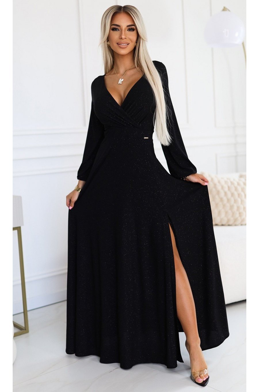Rochie lunga neagra din brocard cu maneca lunga Roselia Rochie lunga neagra din brocard cu maneca lunga Roselia 1 - jojofashion.ro