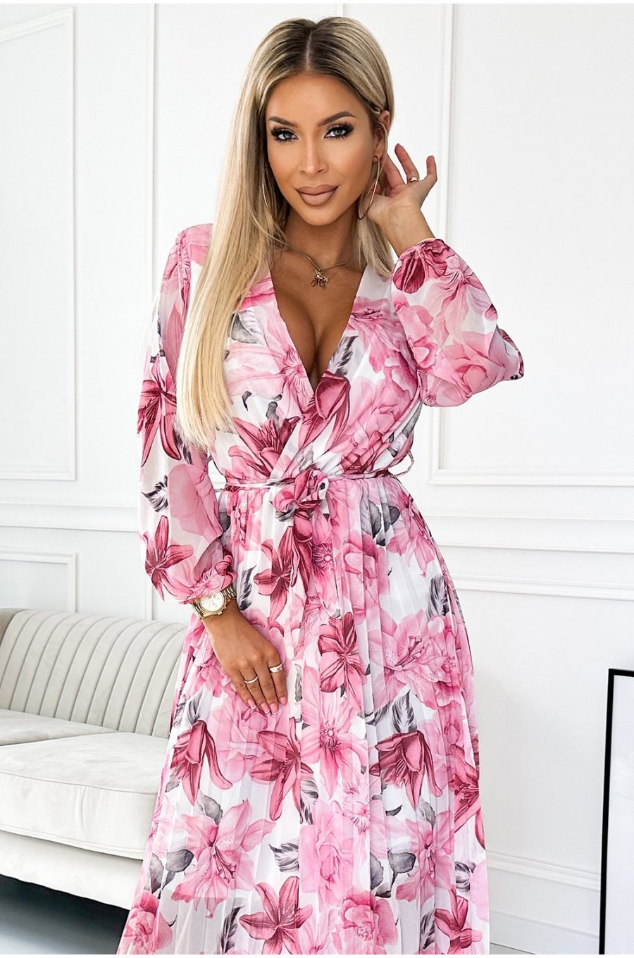 Rochie alba cu flori roz din chiffon midi plisata cu maneca lunga vaporoasa Aethra 4 - jojofashion.ro