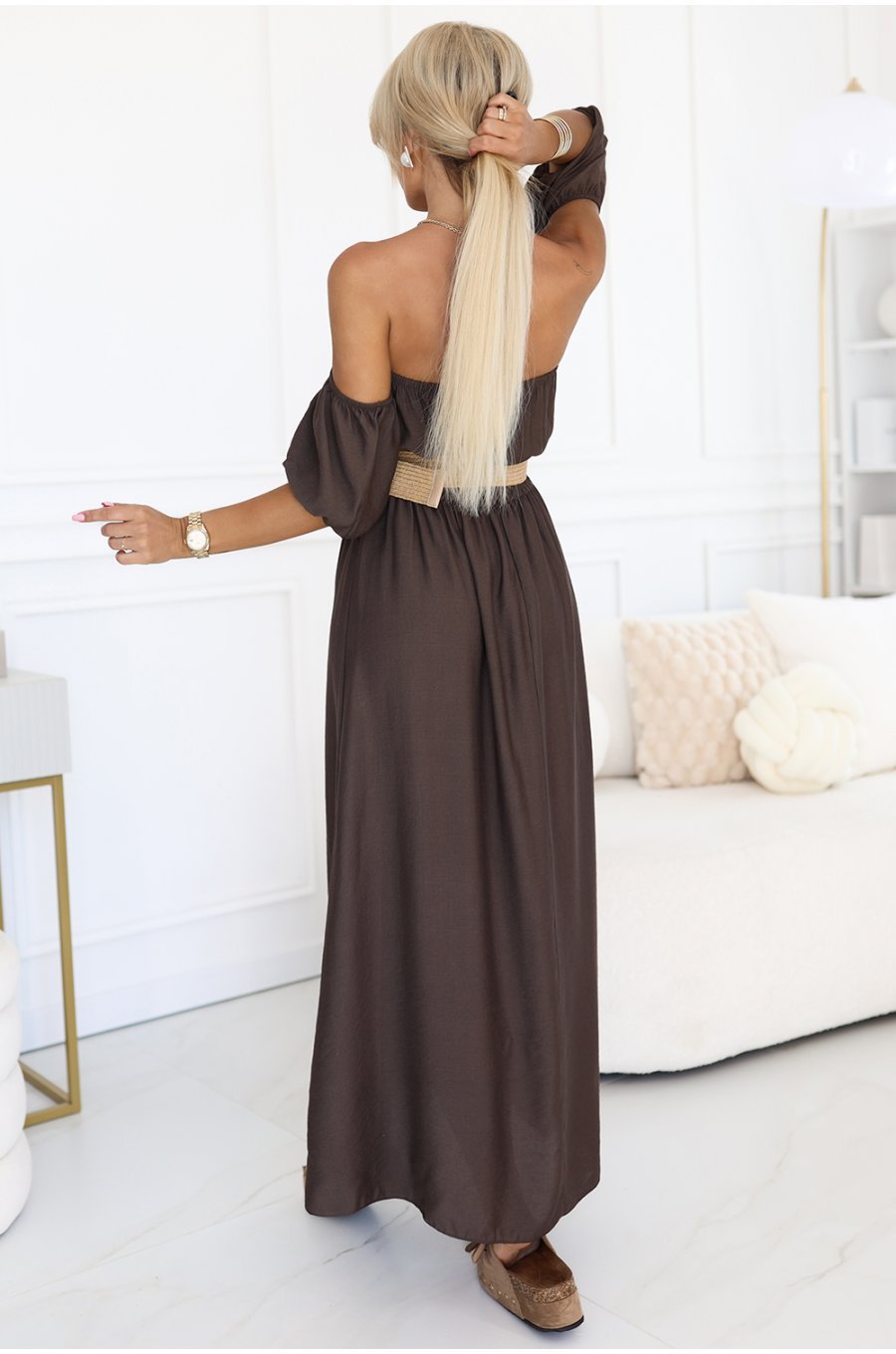 Rochie lunga vascoza maro ciocolata boho cu umerii goi vaporoasa Marlowe 2 - jojofashion.ro