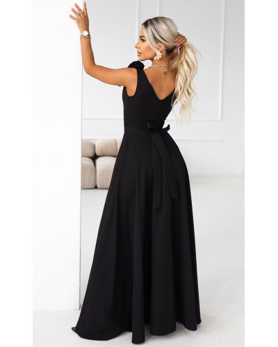 Rochii de Ocazie Elegante, Rochie neagra eleganta lunga cu floare pe bust MoniqueW - jojofashion.ro